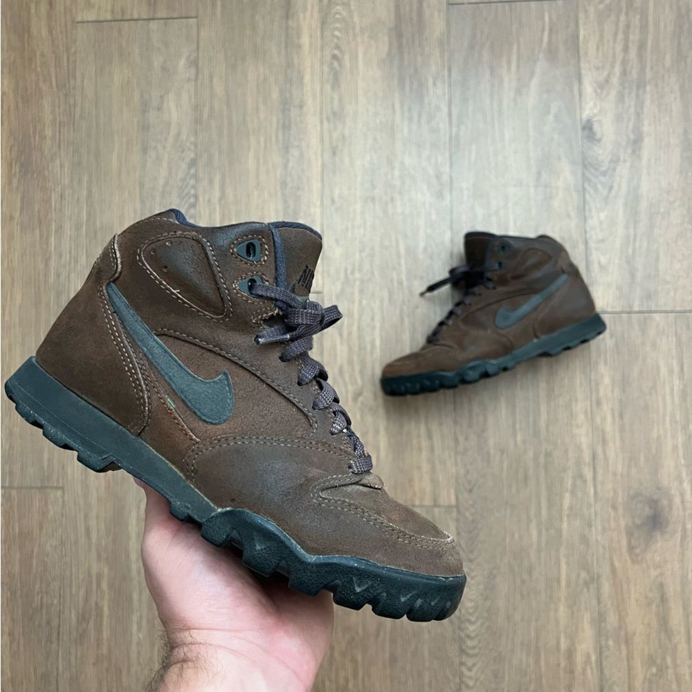 Nike Brown Suede High-Top Athletic Boots with Dark Green Swoosh